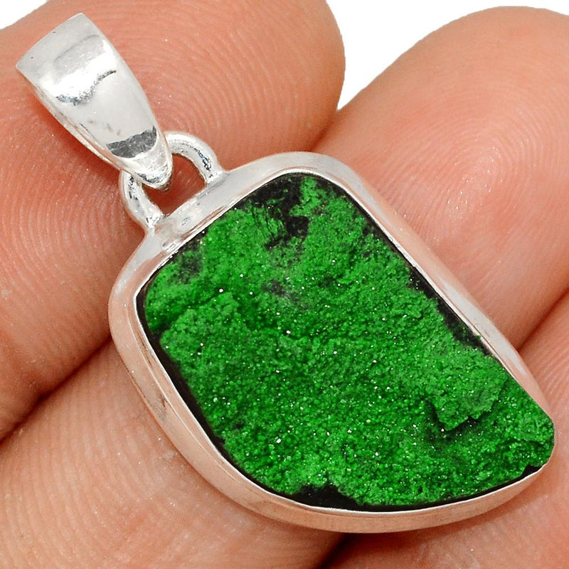 1.2" Uvarovite Green Garnet Pendants - UGGP196