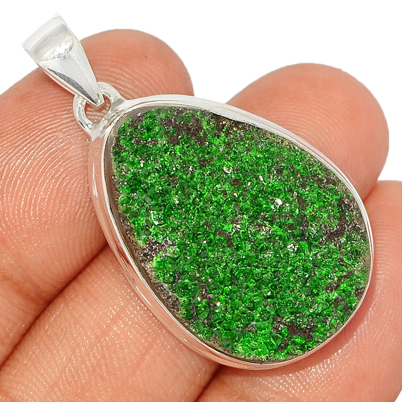 1.6" Uvarovite Green Garnet Pendants - UGGP291