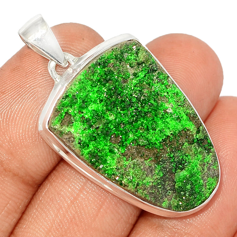 1.6" Uvarovite Green Garnet Pendants - UGGP303