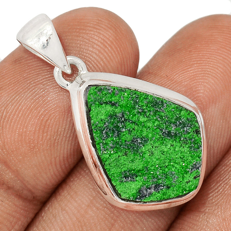 1.2" Uvarovite Green Garnet Pendants - UGGP321