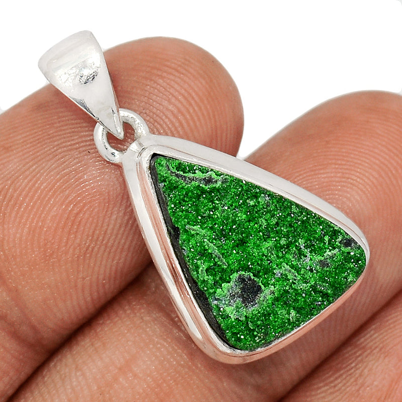 1.2" Uvarovite Green Garnet Pendants - UGGP324